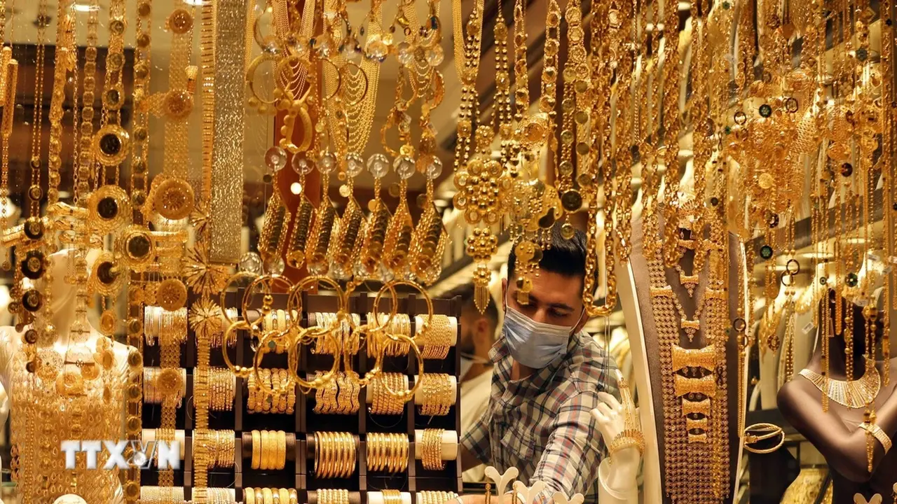 أسعار الذهب تشهد انخفاضاً يتجاوز 3% بسبب مخاوف الفائدة